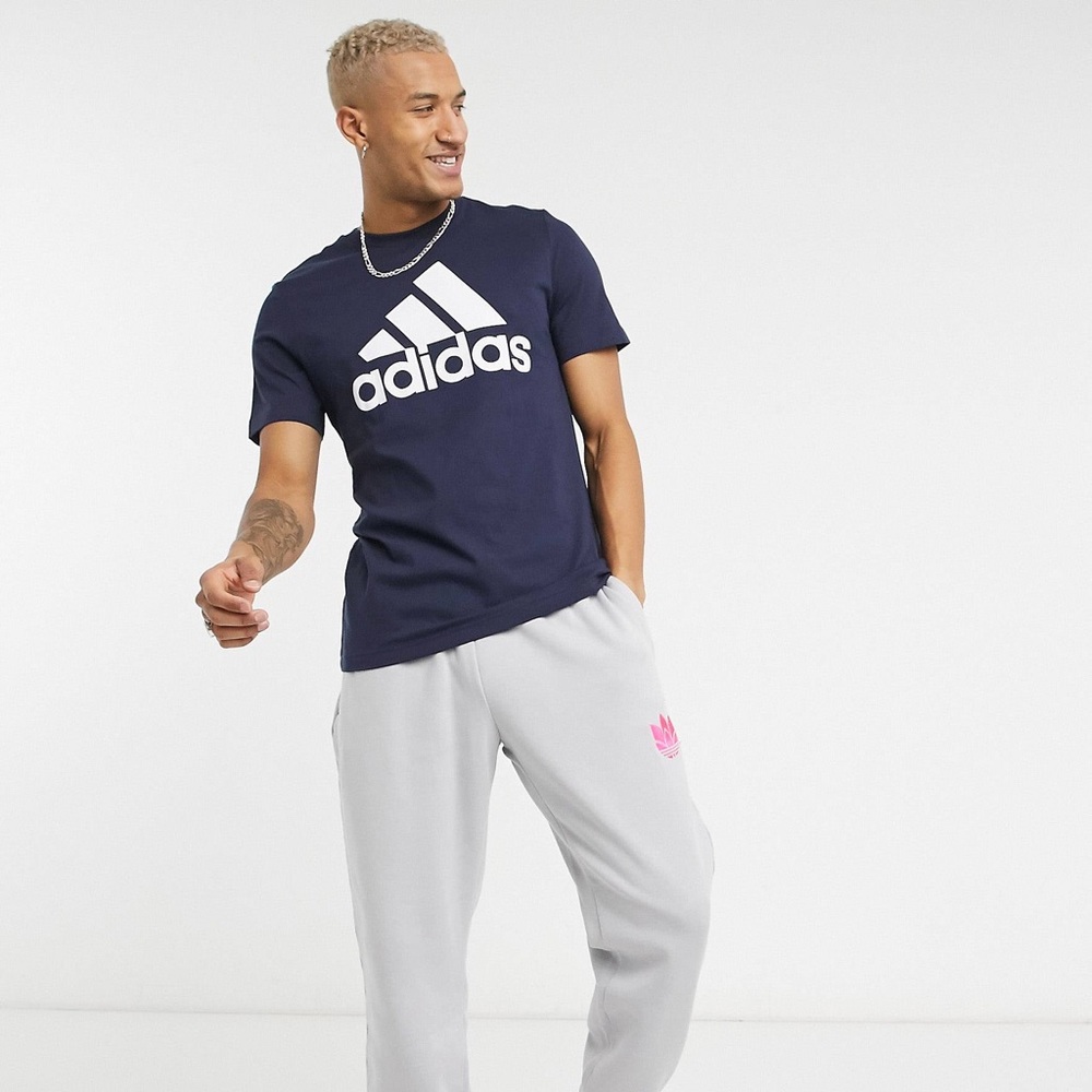 NWT Men Size Medium Adidas Short Sleeve Tee With Logo Print 100% Cotton In Navy